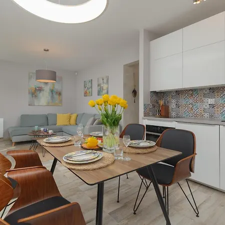 Sunny By Renters Appartamento