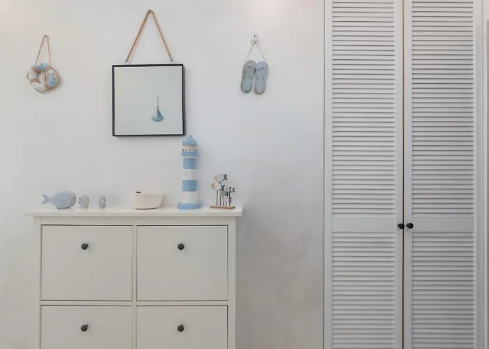 Sunny By Renters Lukecin