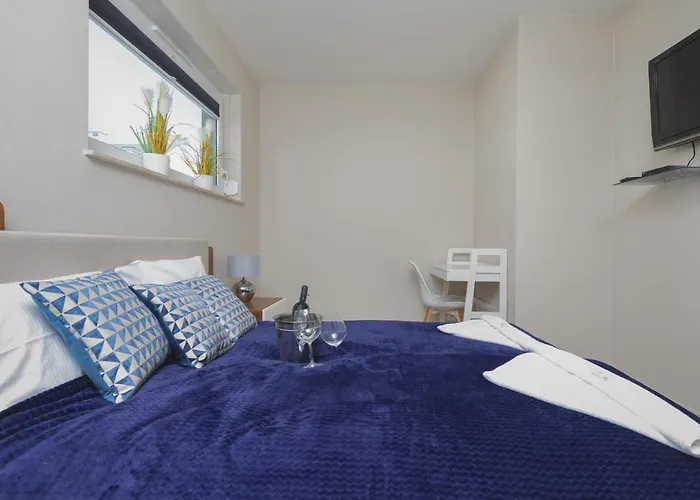 Sunny By Renters Lukecin