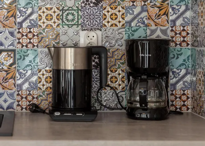 Sunny By Renters * Lukecin