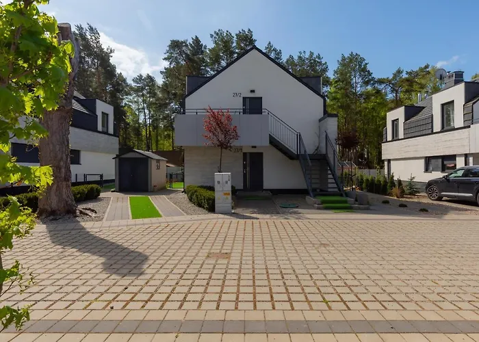 Sunny By Renters Lukecin