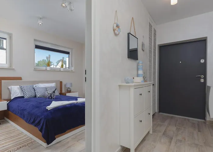 Sunny By Renters * Lukecin