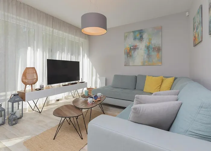 Apartment Sunny By Renters Lukecin